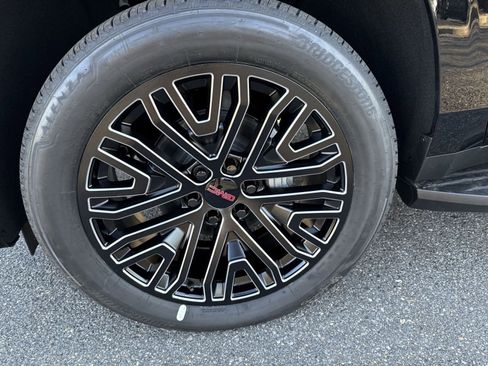 New 2026 GMC Yukon XL Elevation image 11