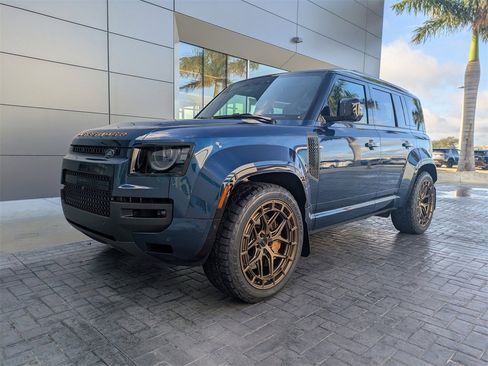 New 2026 Land Rover Defender 110 OCTA image 8