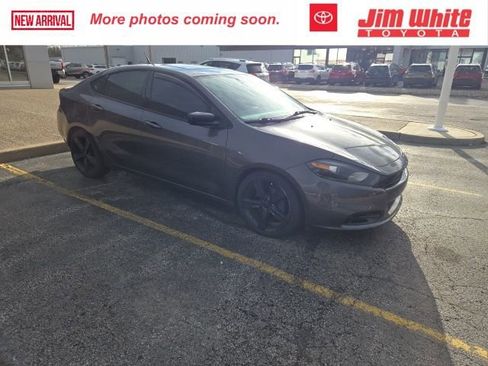 Used 2016 Dodge Dart SXT image 1