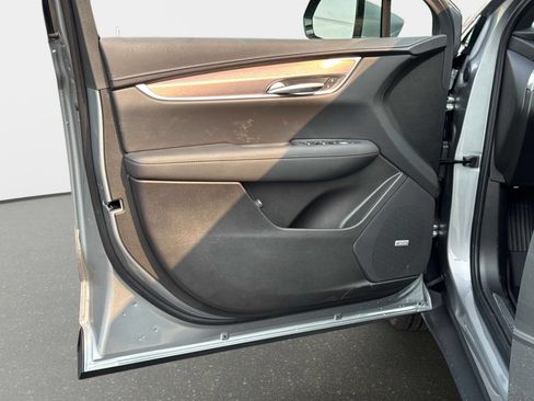 New 2026 Cadillac XT5 Luxury w/ LPO, ONYX Package FWD image 14