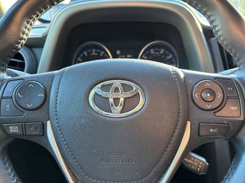 Used 2018 Toyota RAV4 Limited image 11