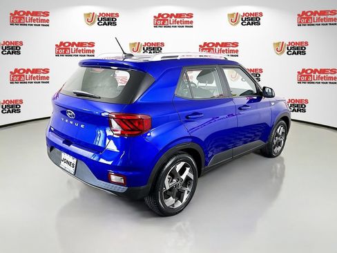 Certified 2023 Hyundai Venue SEL FWD image 16