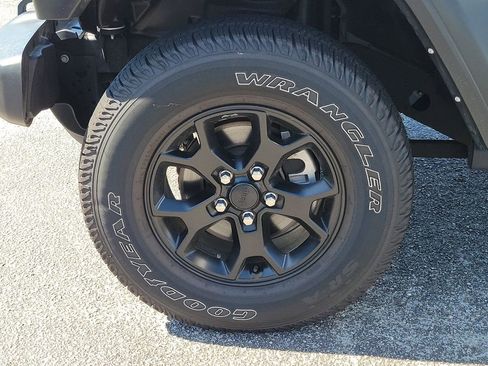 Used 2021 Jeep Wrangler Unlimited Sport AWD/4WD image 11