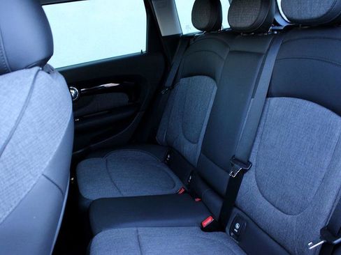 Used 2016 MINI Cooper Clubman image 16