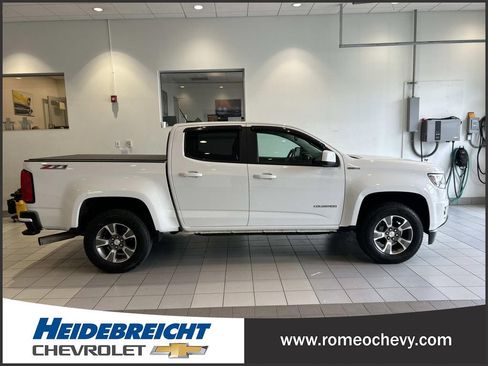 Used 2018 Chevrolet Colorado Z71 AWD/4WD image 2
