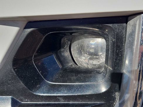 Used 2022 GMC Terrain SLT image 11