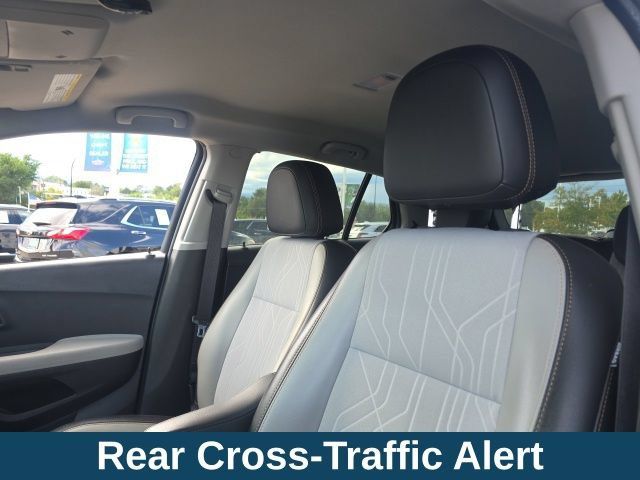 Used 2018 Chevrolet Trax LT w/ Driver Confidence Package AWD/4WD image 18