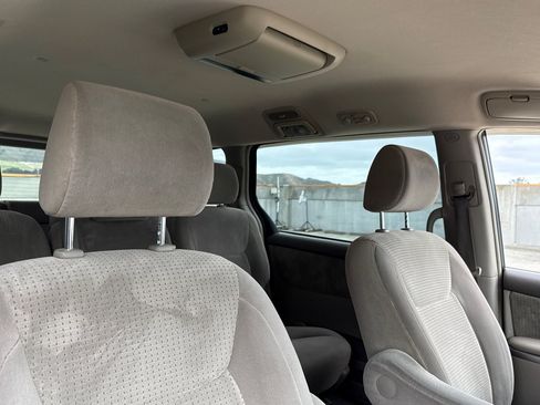 Used 2008 Toyota Sienna LE FWD image 25