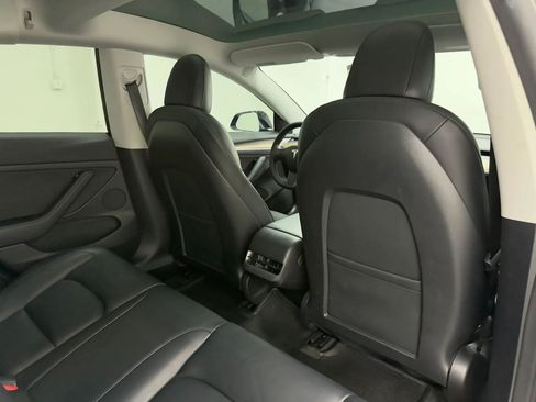 Used 2022 Tesla Model 3 RWD image 17