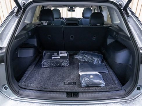 New 2026 Volkswagen Tiguan SE image 25