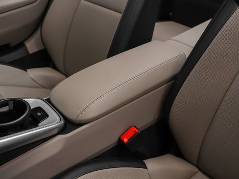 Certified 2025 Porsche 911 Carrera RWD image 45