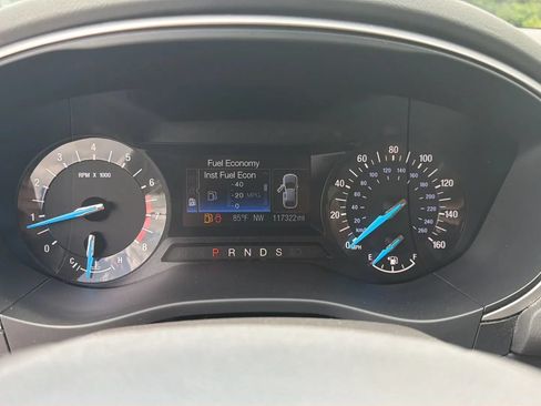 Used 2014 Ford Fusion SE FWD image 10
