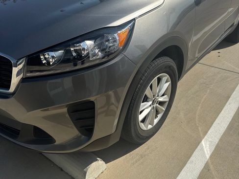 Used 2019 Kia Sorento L FWD image 1