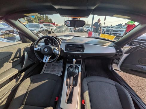 Used 2008 BMW Z4 3.0i RWD image 7