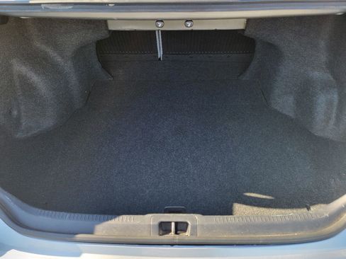 Used 2017 Toyota Camry LE image 7