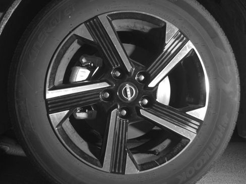 Used 2025 Nissan Sentra SV FWD image 12