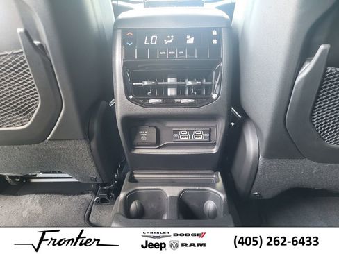 New 2025 Jeep Grand Cherokee L Laredo w/ Luxury Tech Group I image 29