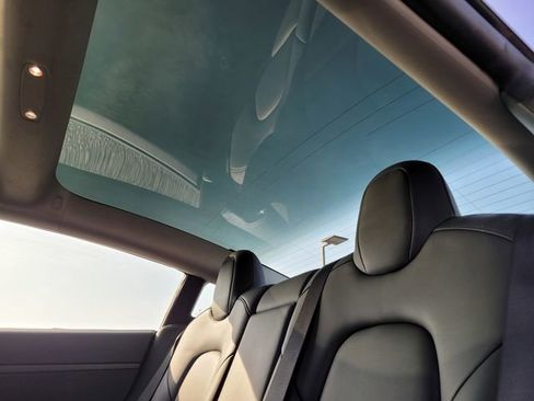 Used 2023 Tesla Model 3 Standard Range image 15