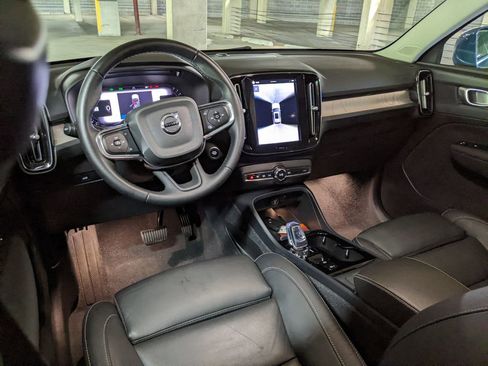 Certified 2024 Volvo XC40 B5 Plus w/ Climate Package AWD/4WD image 12