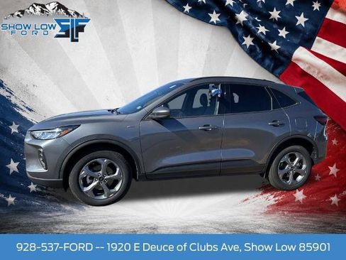 Certified 2025 Ford Escape ST-Line Select AWD/4WD image 4