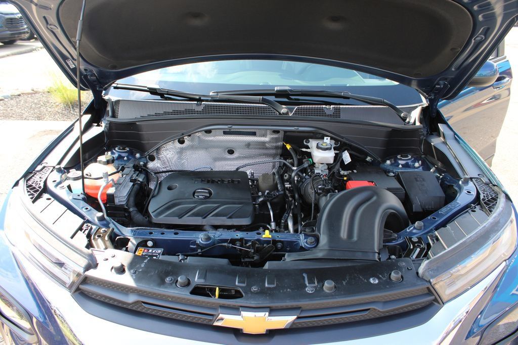 Used 2021 Chevrolet TrailBlazer LT w/ Convenience Package FWD image 39