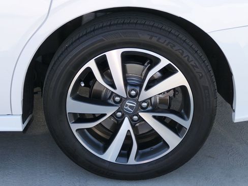 Used 2024 Honda Odyssey Touring image 17