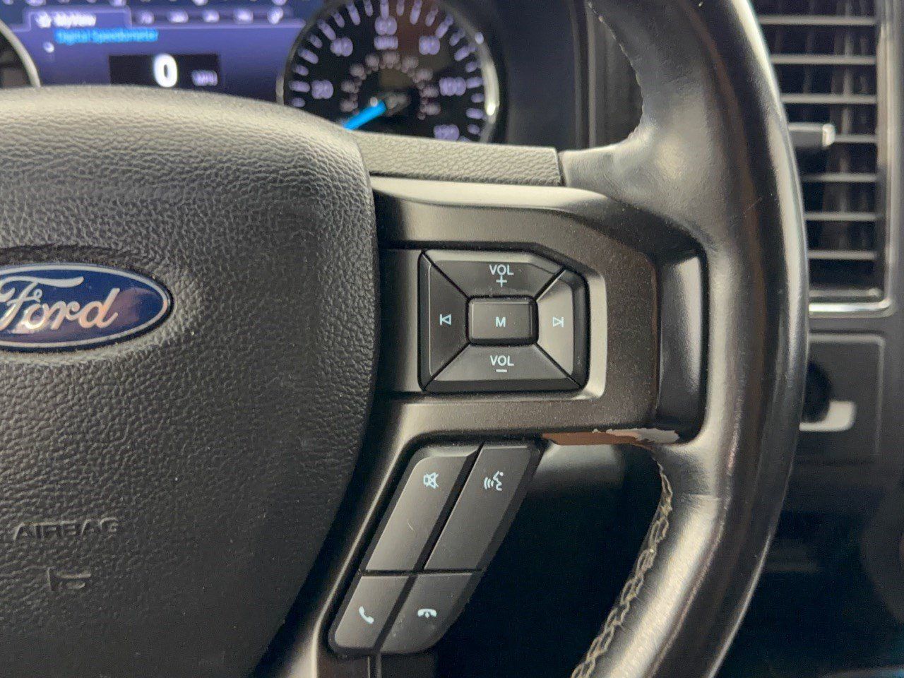 Used 2020 Ford Expedition Limited RWD image 19