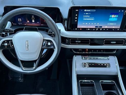 Used 2025 Lincoln Aviator Reserve w/ Jet Appearance Package image 12