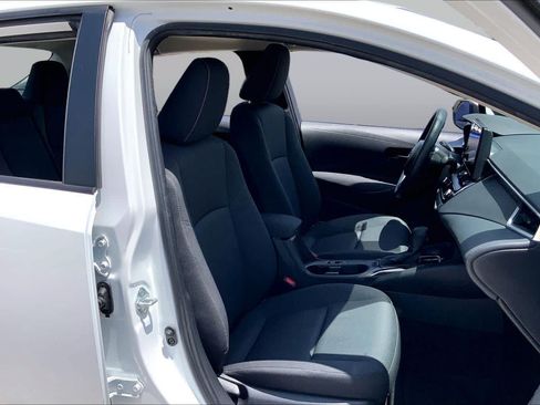 Used 2023 Toyota Corolla LE FWD image 9