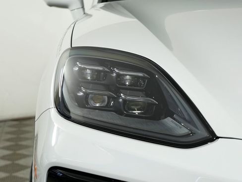 New 2026 Porsche Cayenne image 11