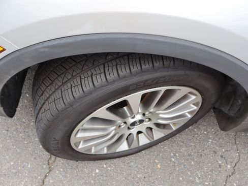 Used 2018 Lincoln MKC Reserve FWD image 40