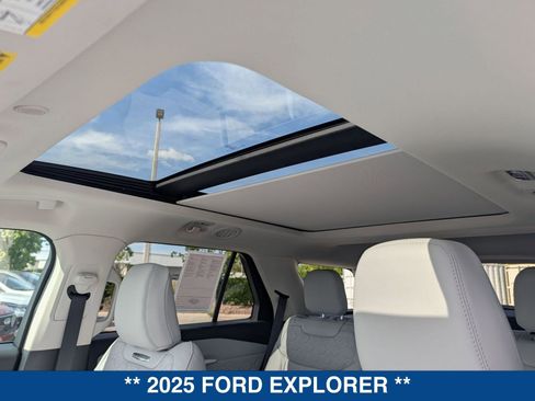 Used 2025 Ford Explorer Platinum w/ Ultimate Package AWD/4WD image 24