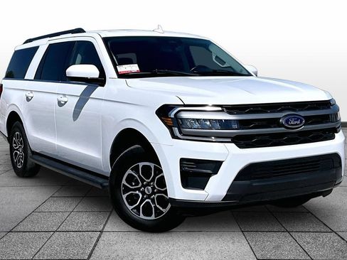 Used 2024 Ford Expedition Max XLT AWD/4WD image 2