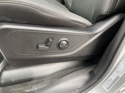 Used 2023 RAM 1500 Big Horn AWD/4WD image 9