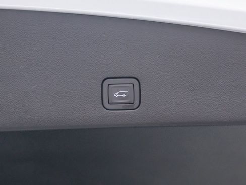 New 2025 Cadillac XT6 Luxury image 29