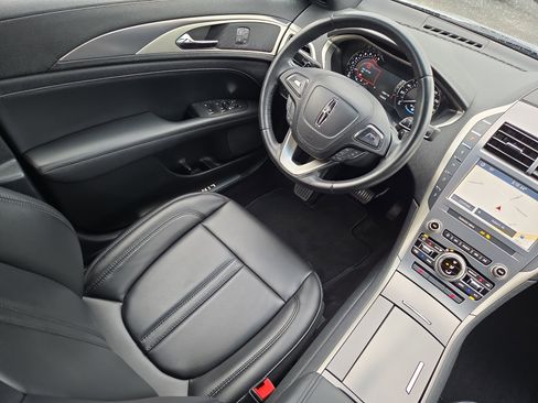 Used 2020 Lincoln MKZ w/ Convenience Package FWD image 15
