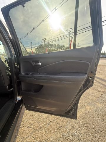 Used 2017 Honda Pilot Touring image 16