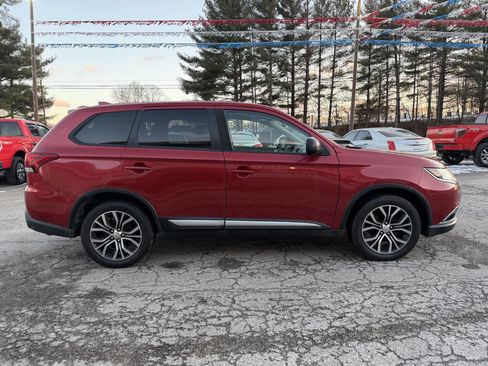 Used 2018 Mitsubishi Outlander ES image 4