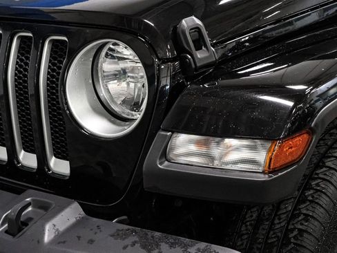 Used 2023 Jeep Wrangler Sahara image 13