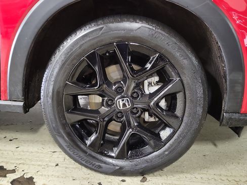 Used 2025 Honda HR-V Sport image 5