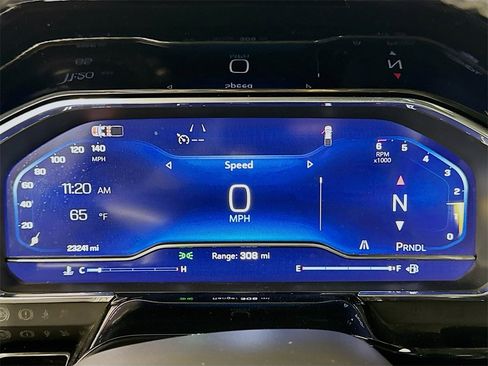 Used 2025 Chevrolet Silverado 1500 LT image 10