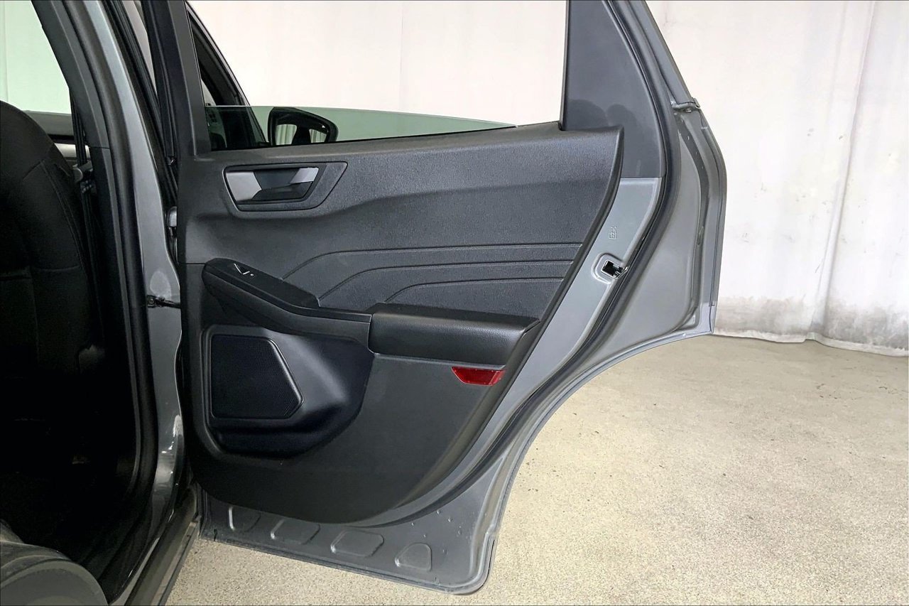 Used 2025 Ford Escape Active FWD image 23