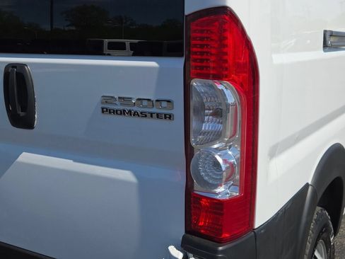 Used 2023 RAM ProMaster 2500 FWD image 15