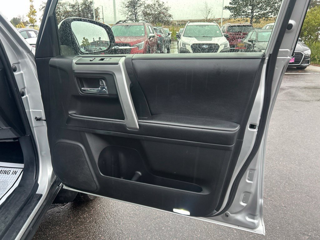 Used 2016 Toyota 4Runner SR5 RWD image 11