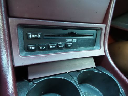 Used 1995 Buick Riviera Coupe image 24