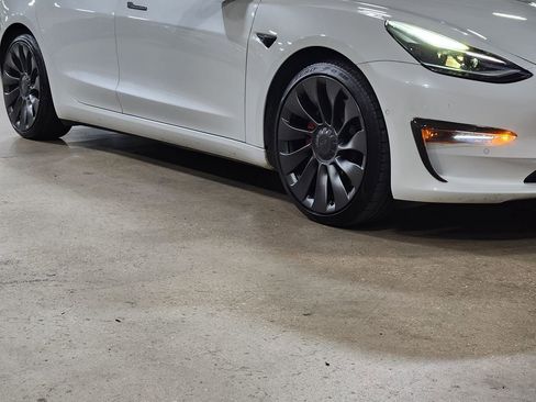 Used 2022 Tesla Model 3 Performance image 16