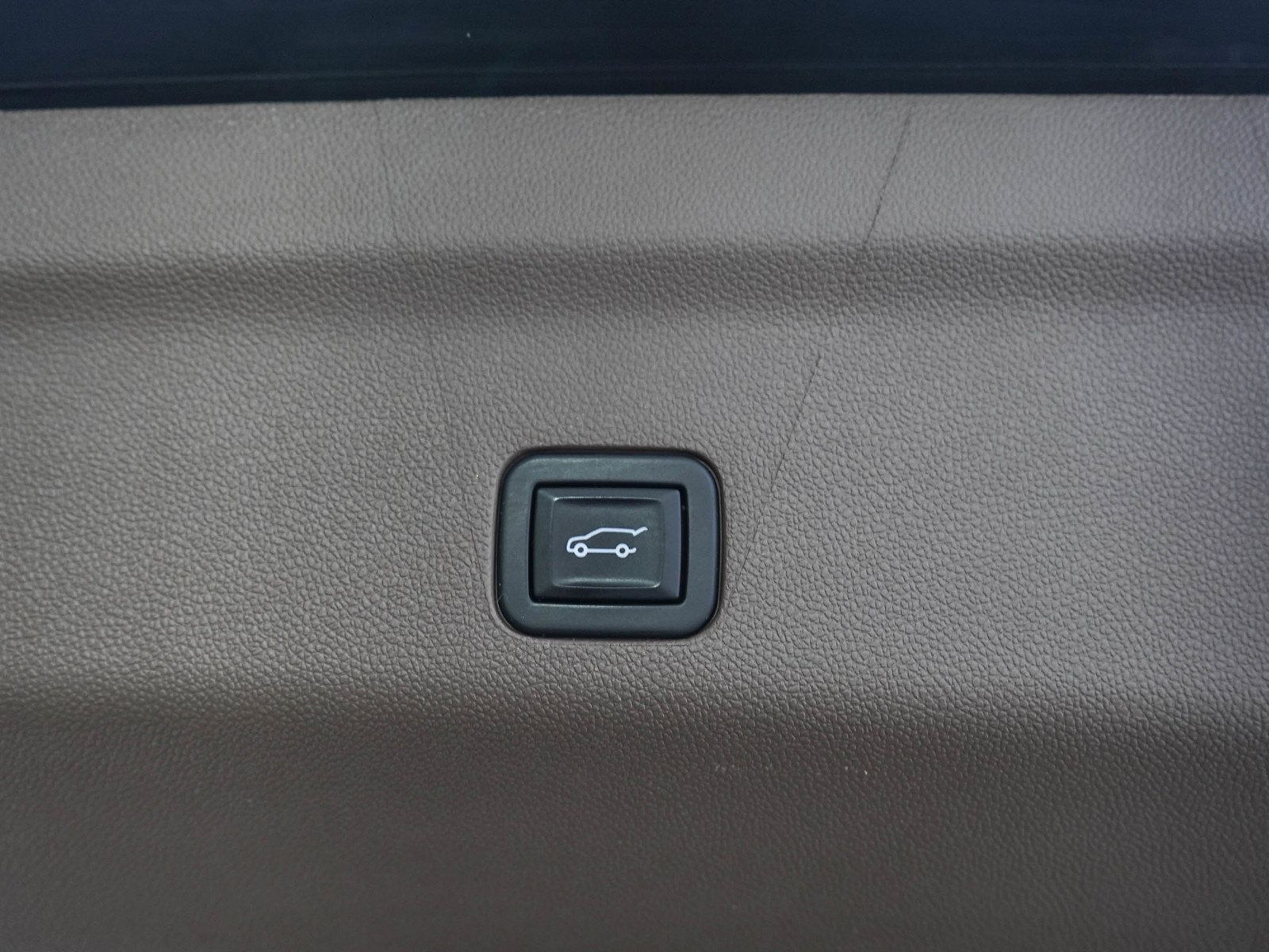 Used 2022 GMC Yukon Denali AWD/4WD image 11