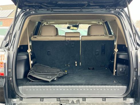 Used 2021 Toyota 4Runner SR5 Premium image 27