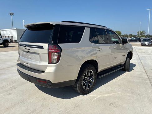 Used 2023 Chevrolet Tahoe Z71 w/ Luxury Package AWD/4WD image 7