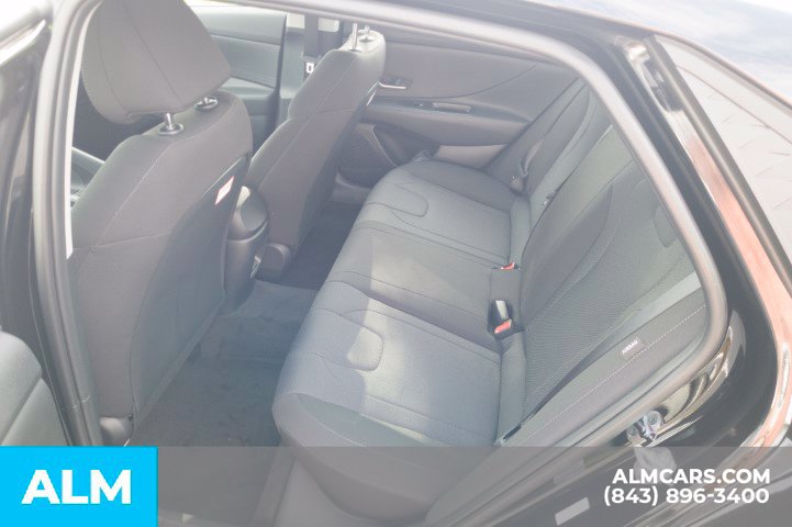 Used 2026 Hyundai Elantra SE FWD image 16